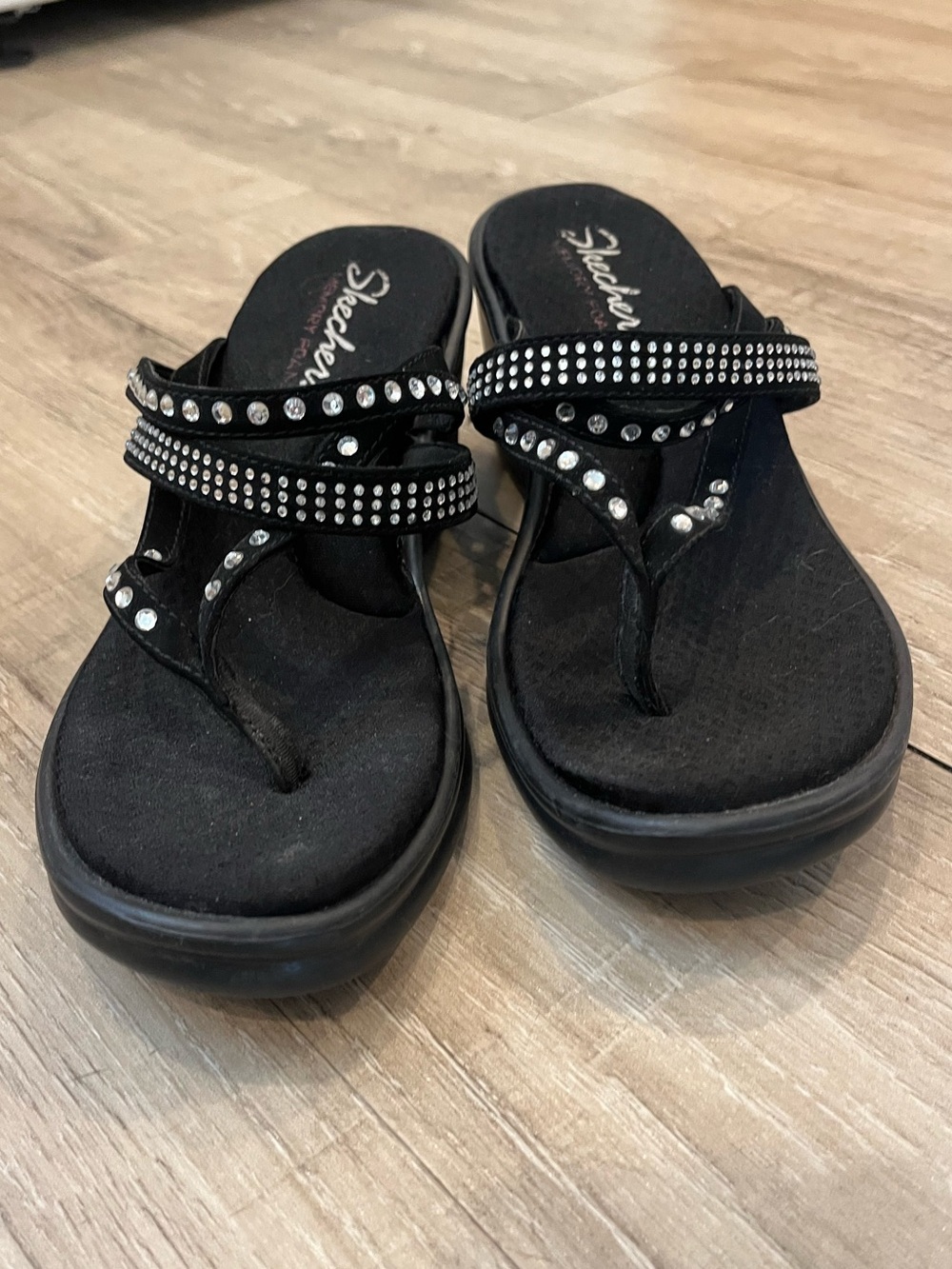Skechers Black Rhinestone Thong Memory Foam Sandals 7.5 - Picture 2 of 13